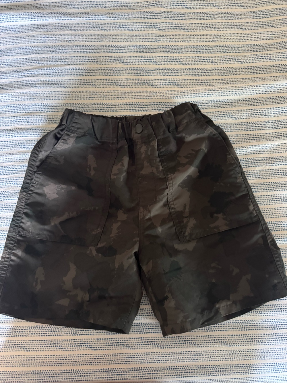 Uniqlo Kids Black and Olive Camouflage Cargo Shorts